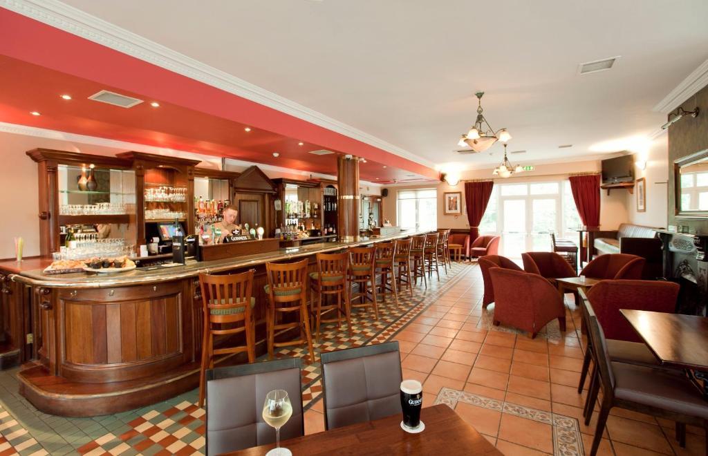 Riverside Park Hotel Macroom Buitenkant foto