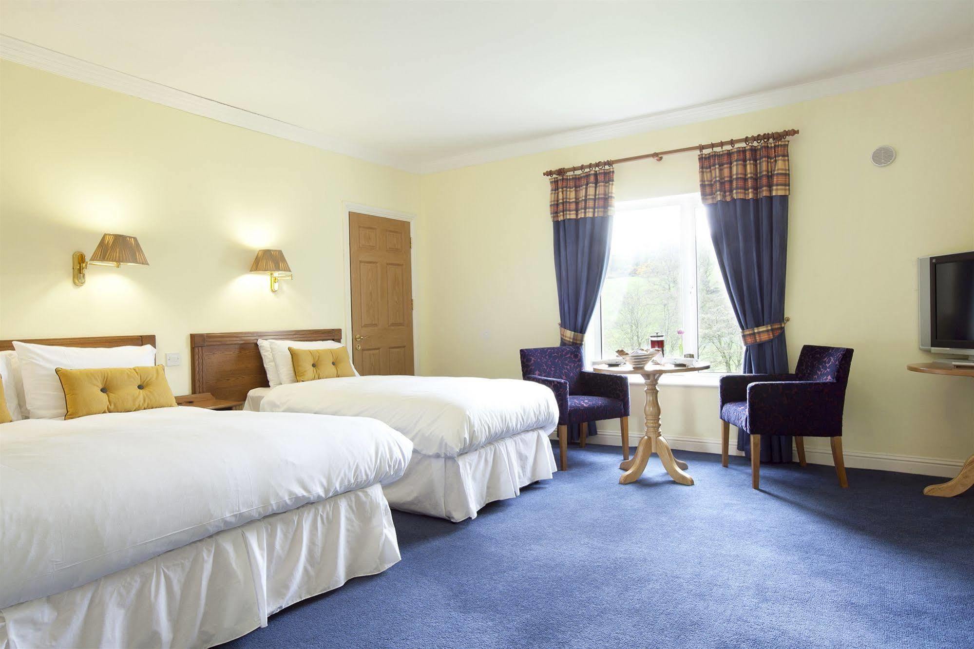 Riverside Park Hotel Macroom Buitenkant foto