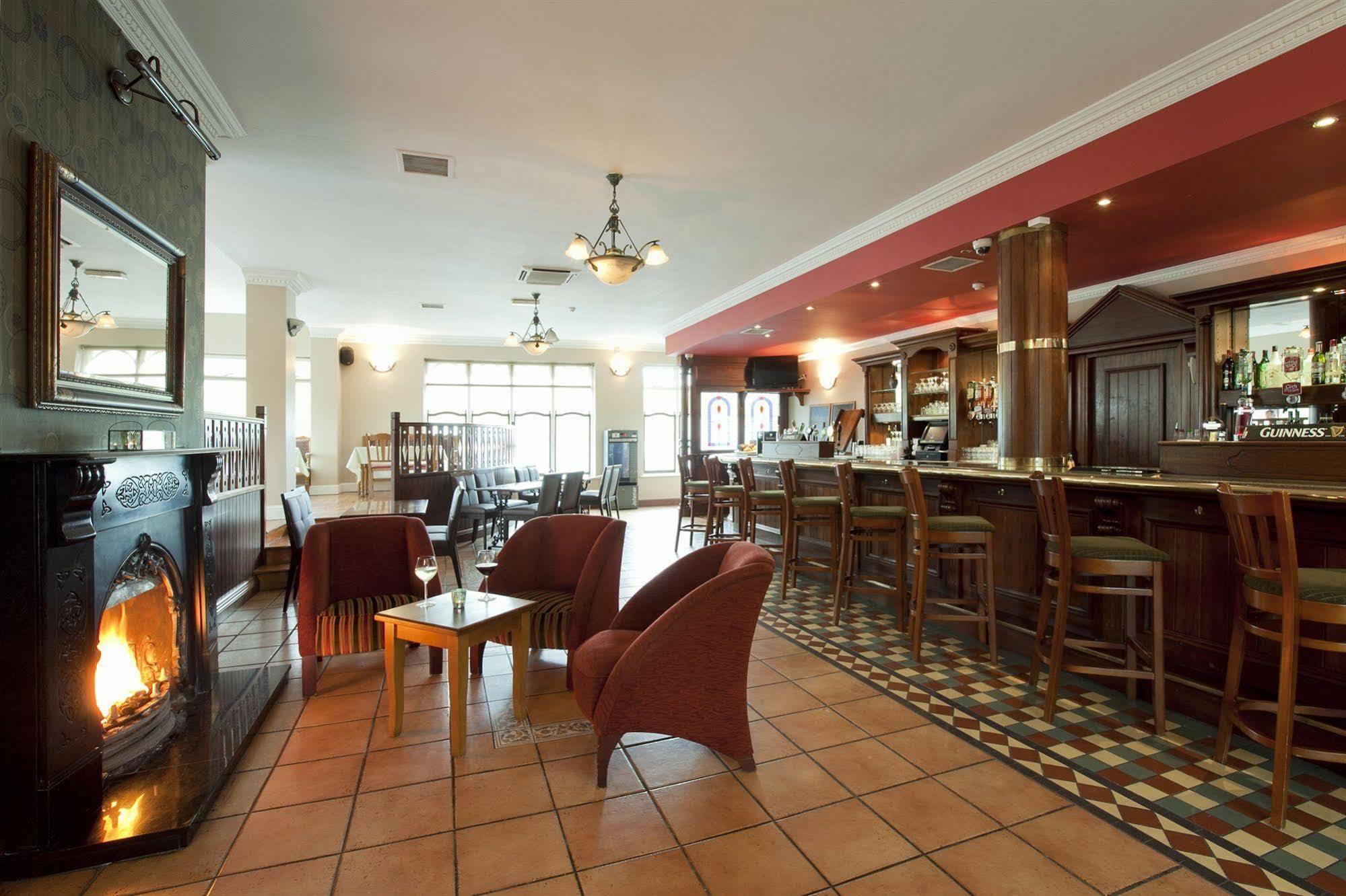 Riverside Park Hotel Macroom Buitenkant foto